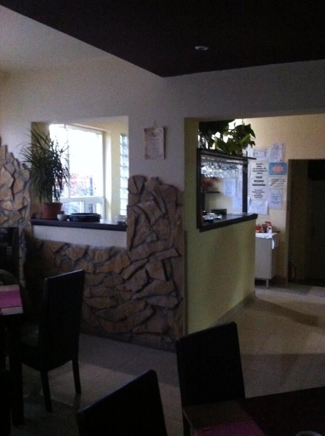 Хостелы Hostel Hora Бая-Маре-16